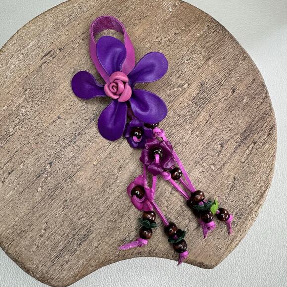 Daisy Flower Leather Bag Charm Genuine Leather Purse Crossbody Keychain NEW - Picture 3 of 7